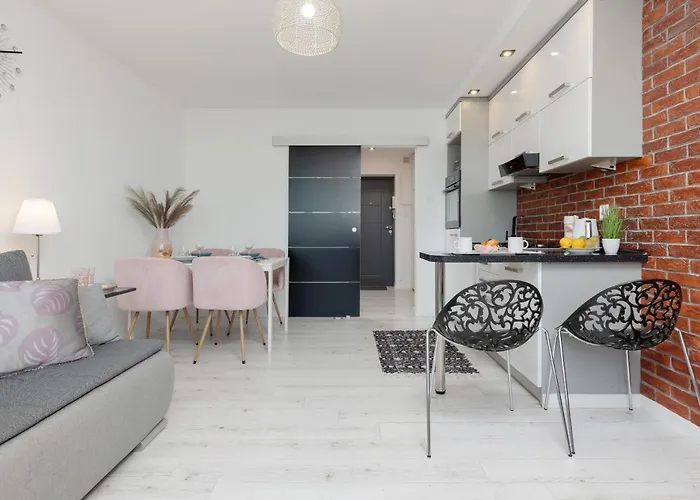 Bright & Cozy Studio Near Metro Marymont By Noclegi Renters