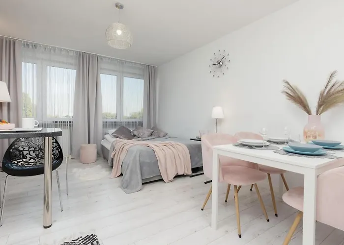 Bright & Cozy Studio Near Metro Marymont By Noclegi Renters