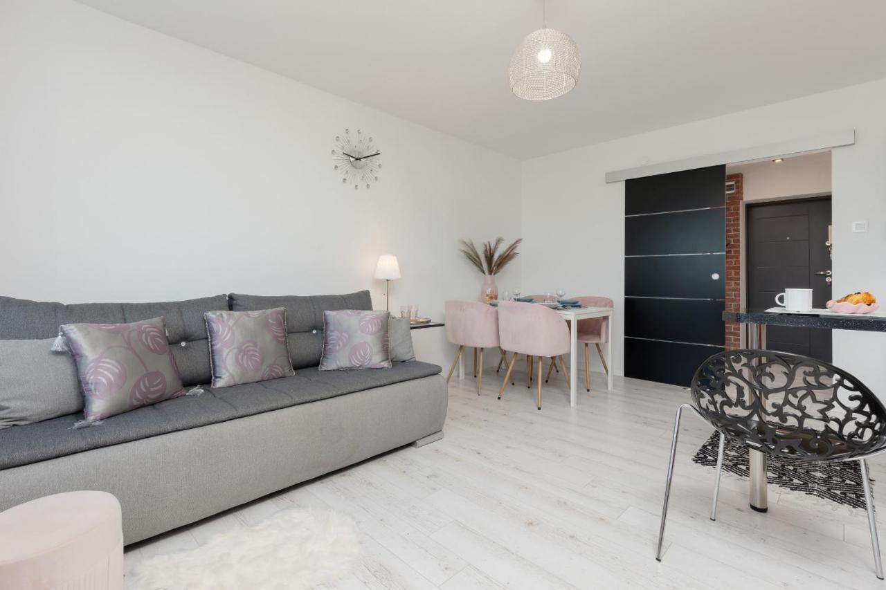 Bright & Cozy Near Metro Marymont By Renters Warsaw