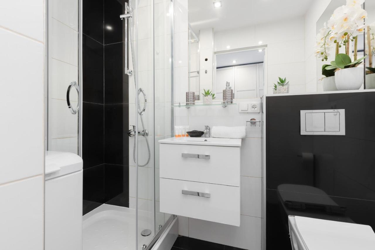 Bright & Cozy Near Metro Marymont By Renters * Warsaw
