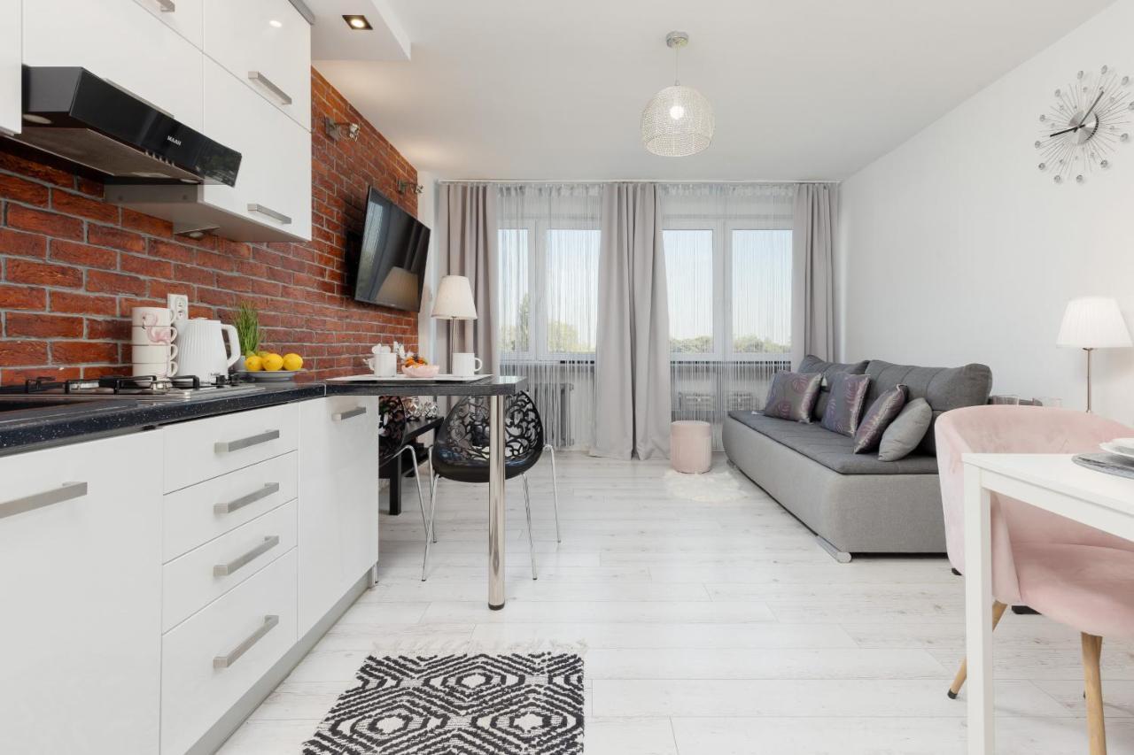 Bright & Cozy Near Metro Marymont By Renters * Warsaw