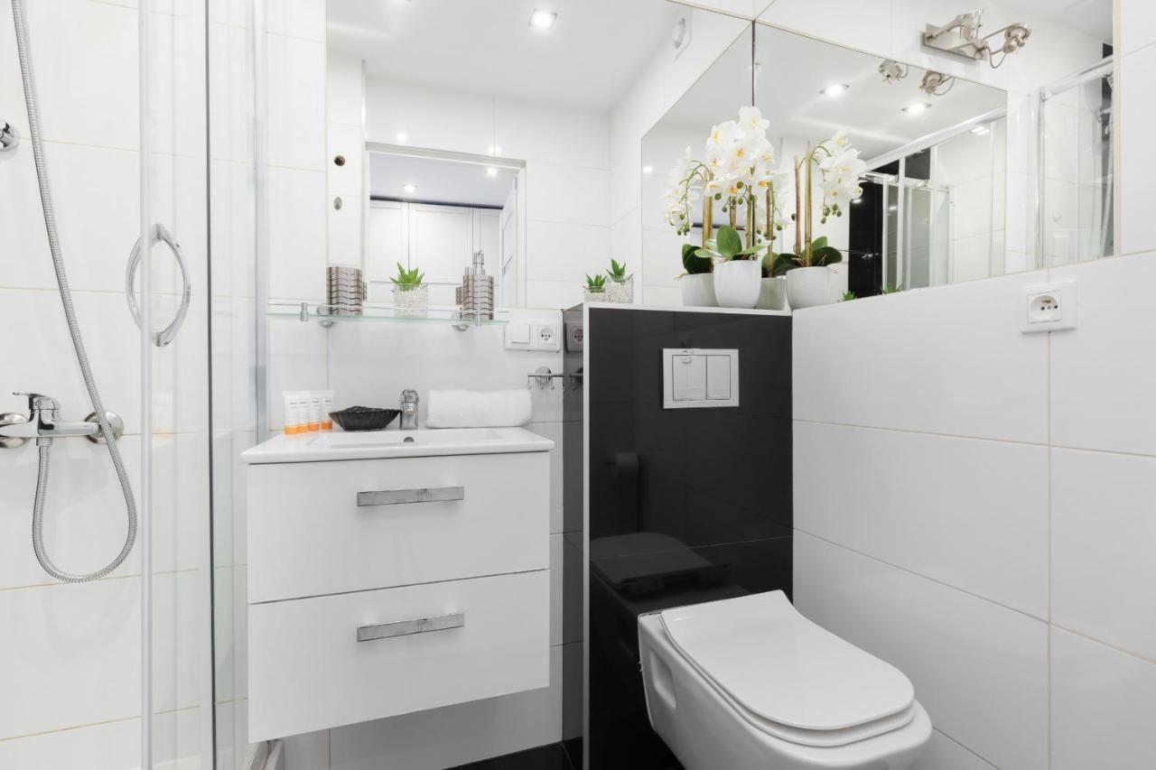 Bright & Cozy Near Metro Marymont By Renters Варшава